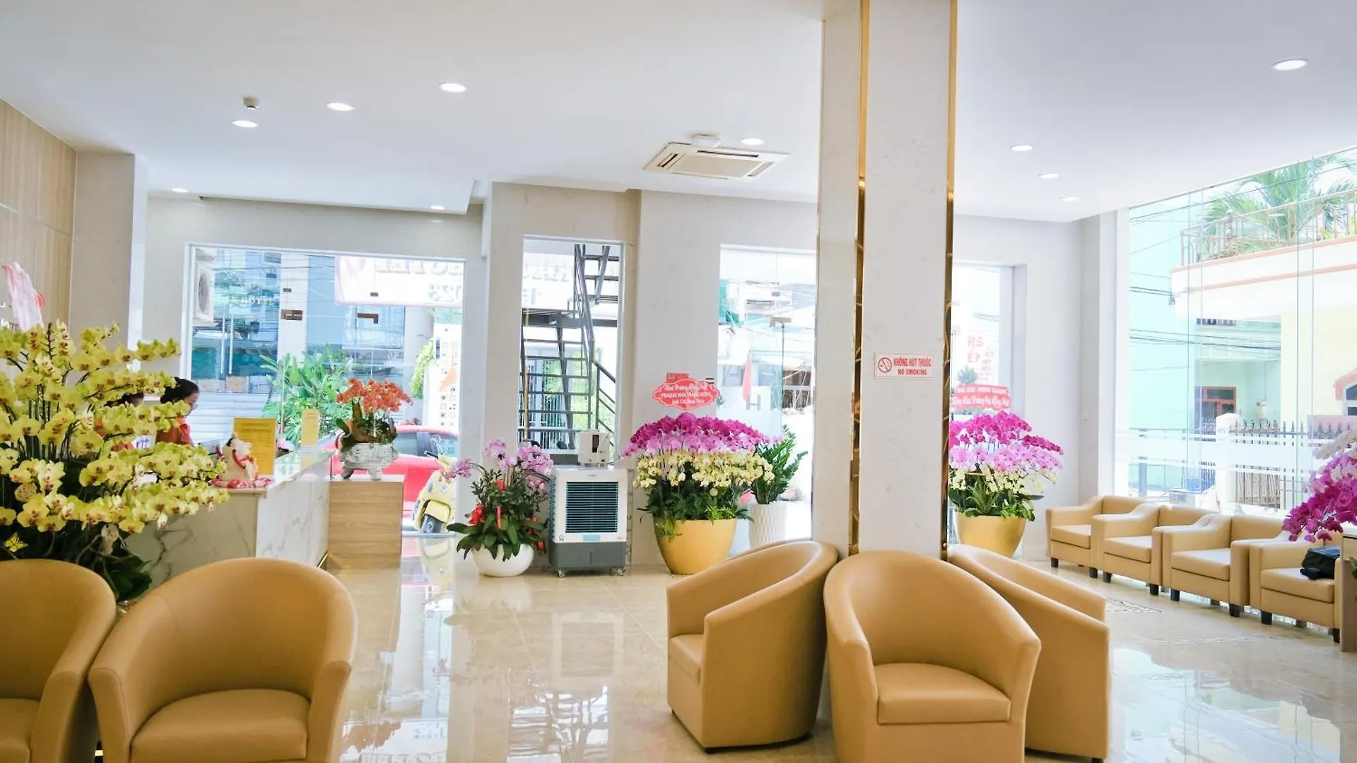 Prague Nha Trang Hotel 3*,  Vietnam
